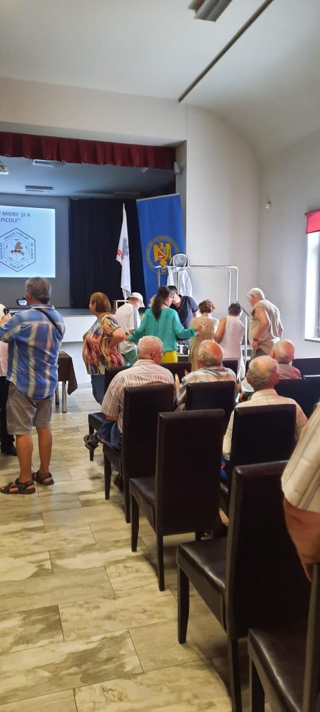 varst3 Asociatia Crescatorilor de albine din Romania Filiala Timis